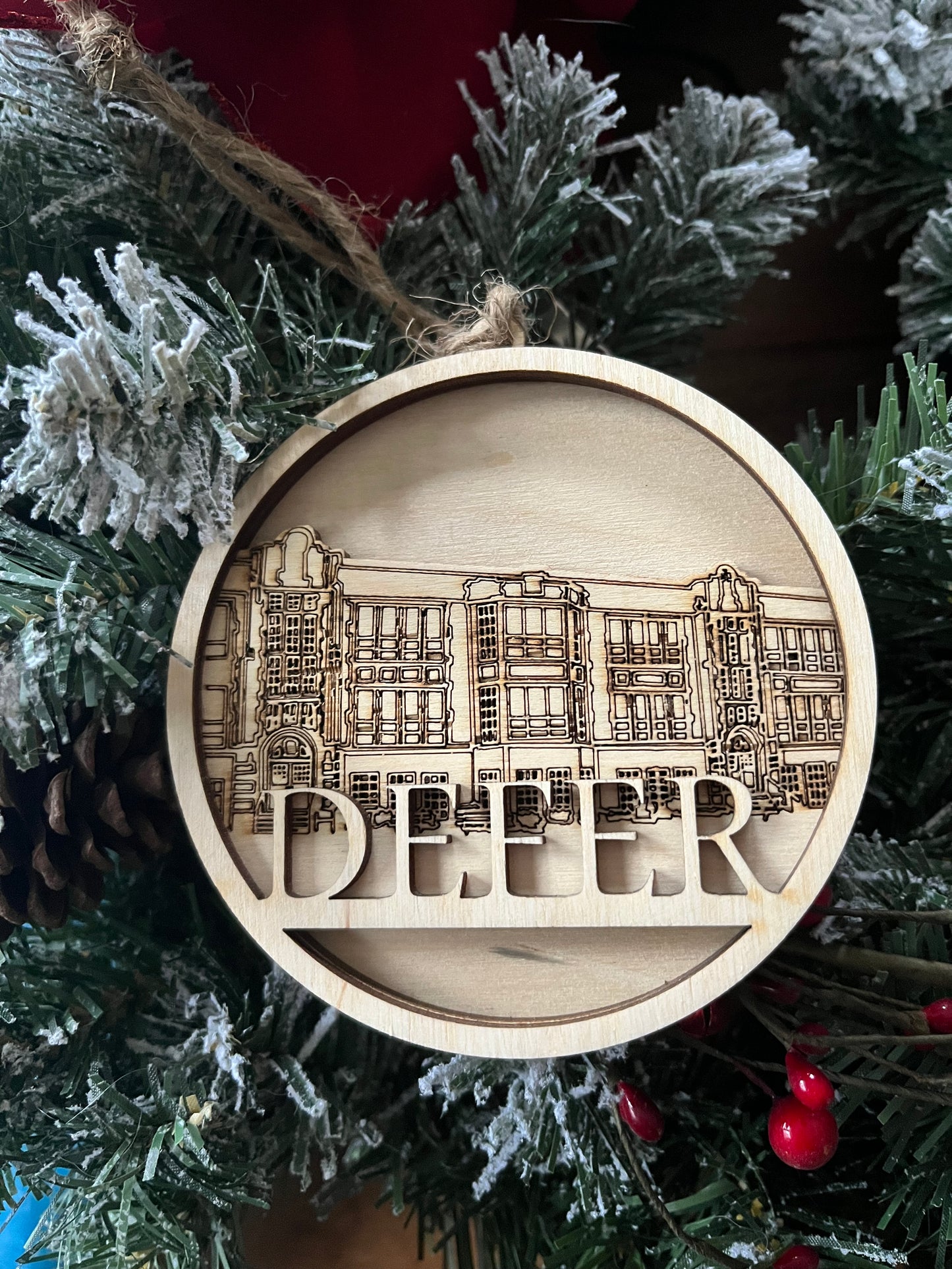 Defer Elementary School Ornament